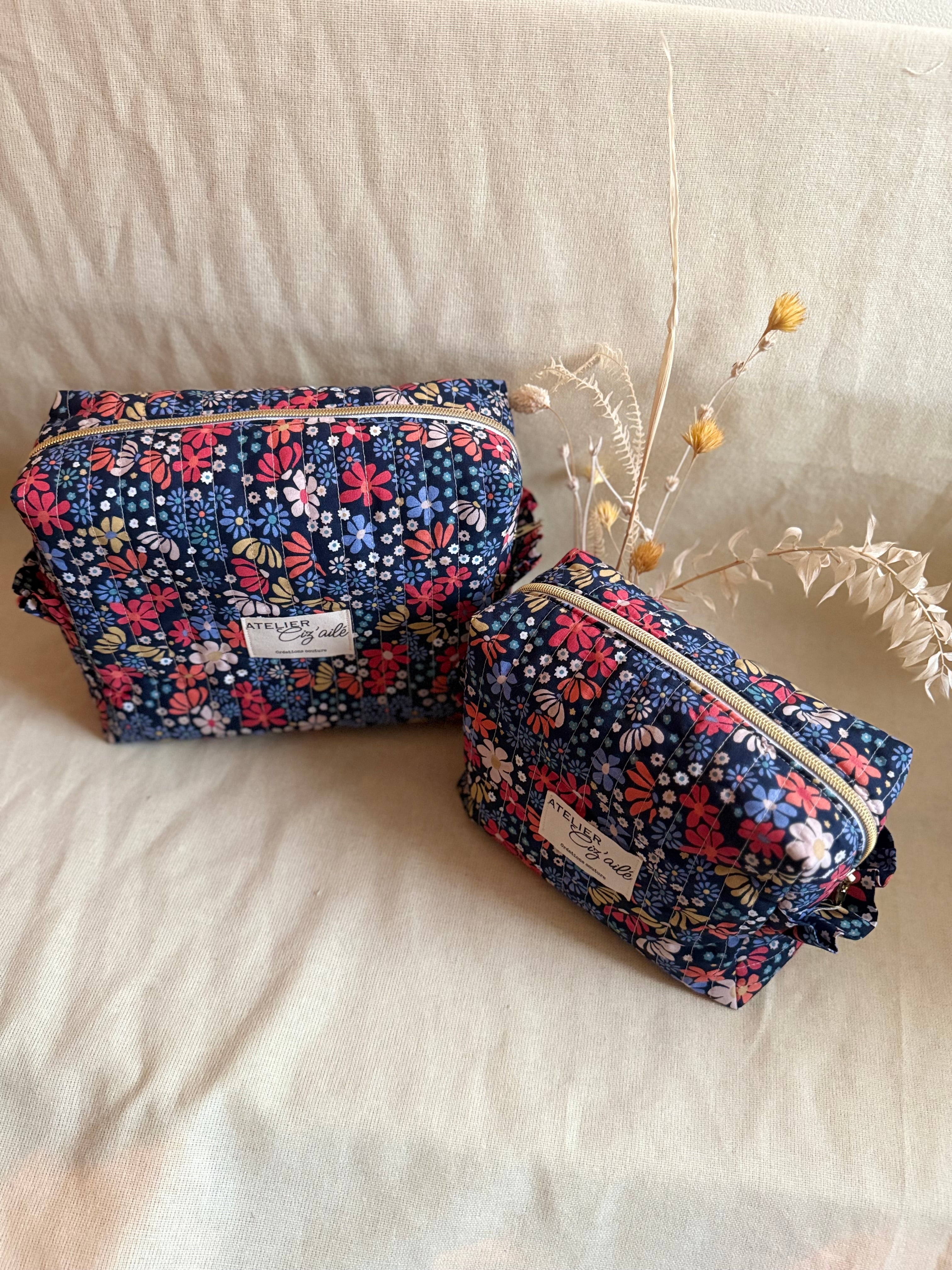 Trousse matelassée bleue