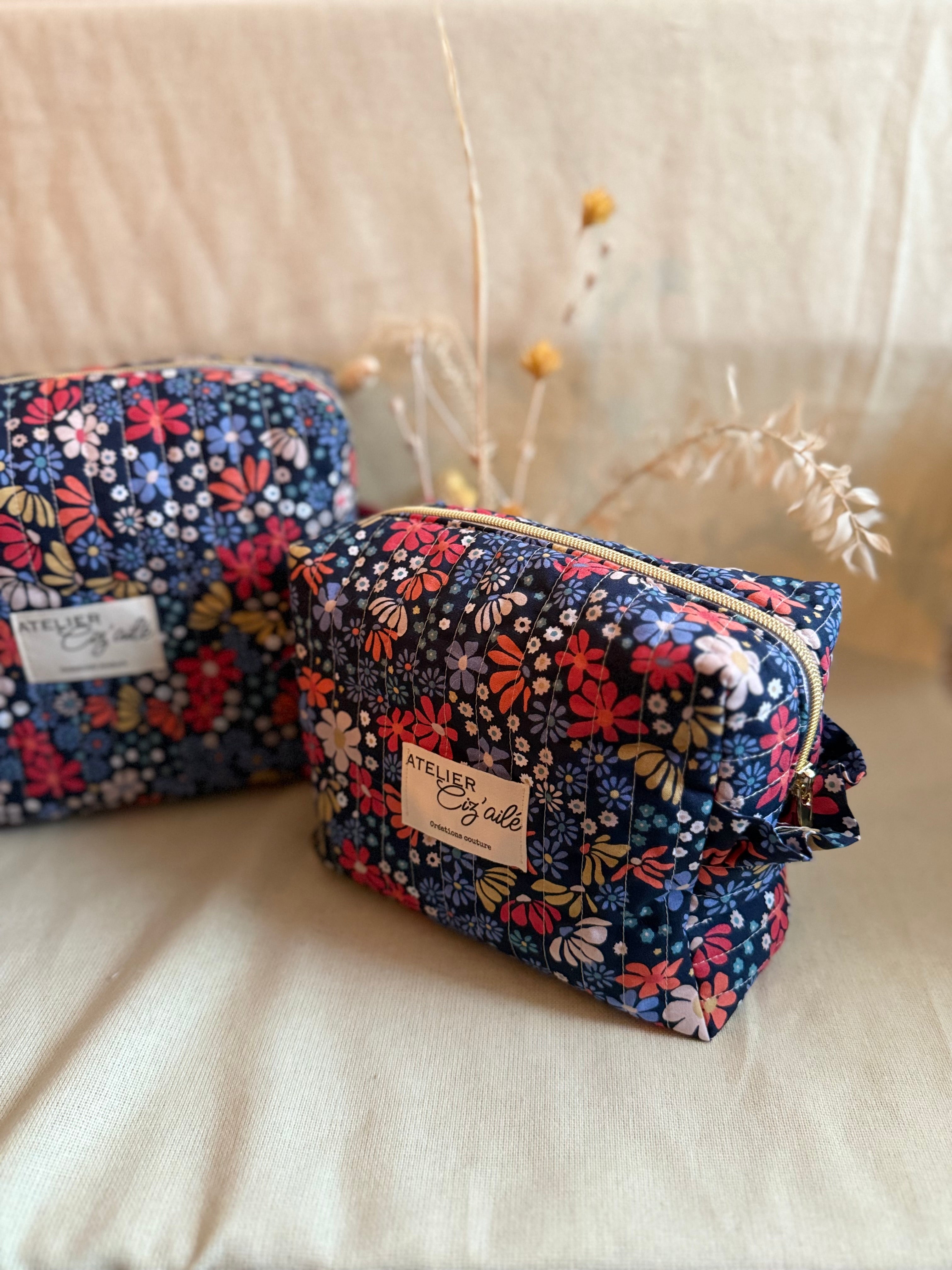 Trousse matelassée bleue