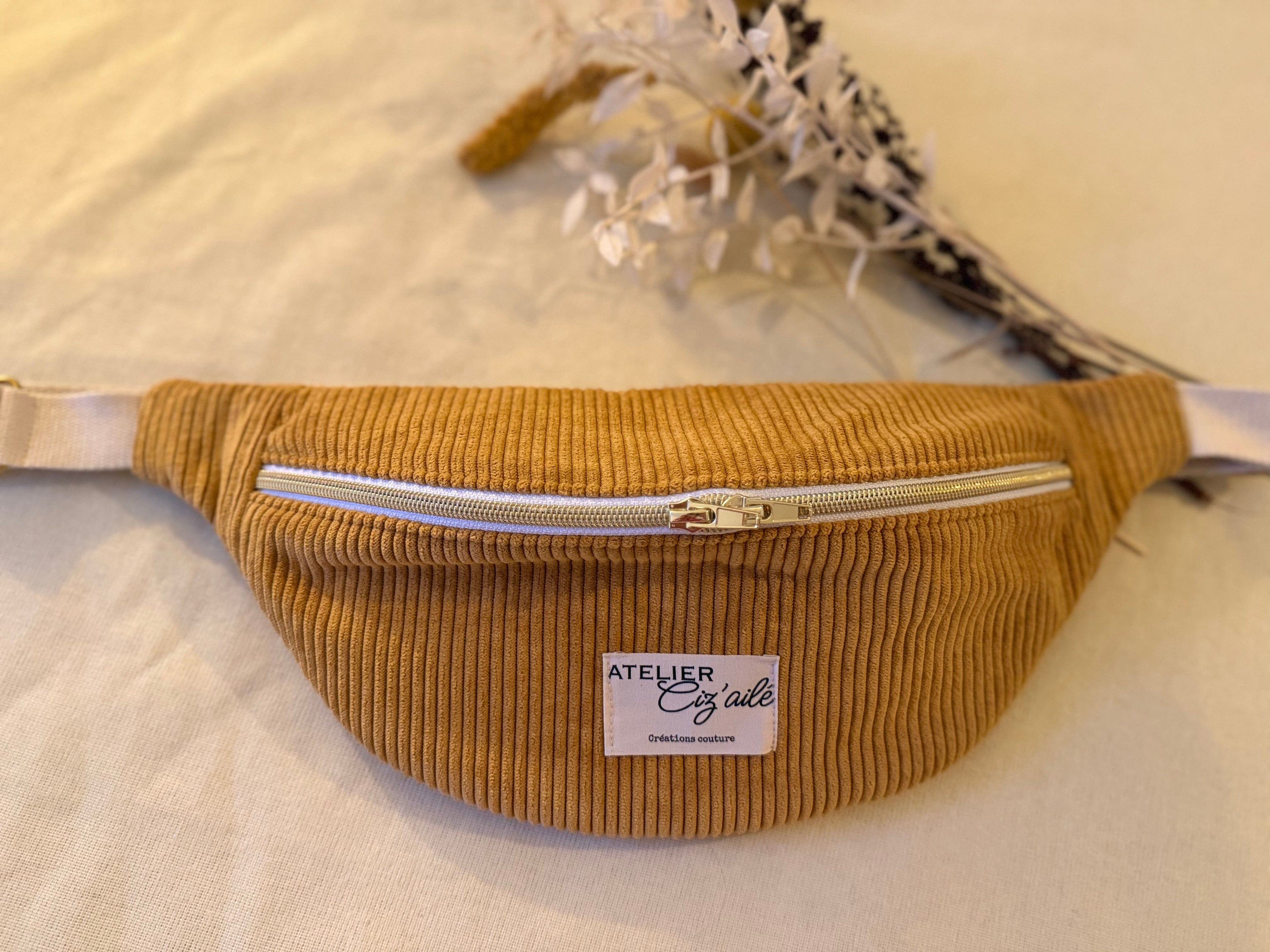 Sac banane en velours côtelé moutarde