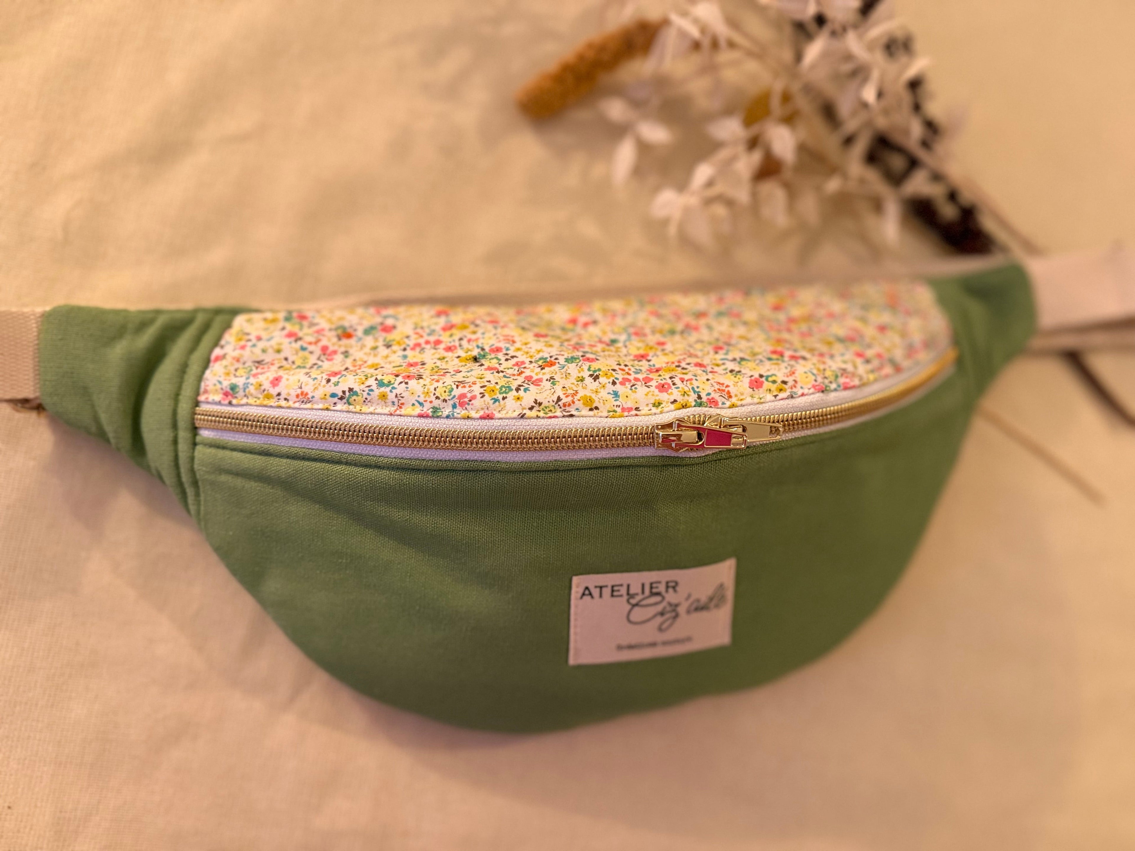 Sac banane en lin vert