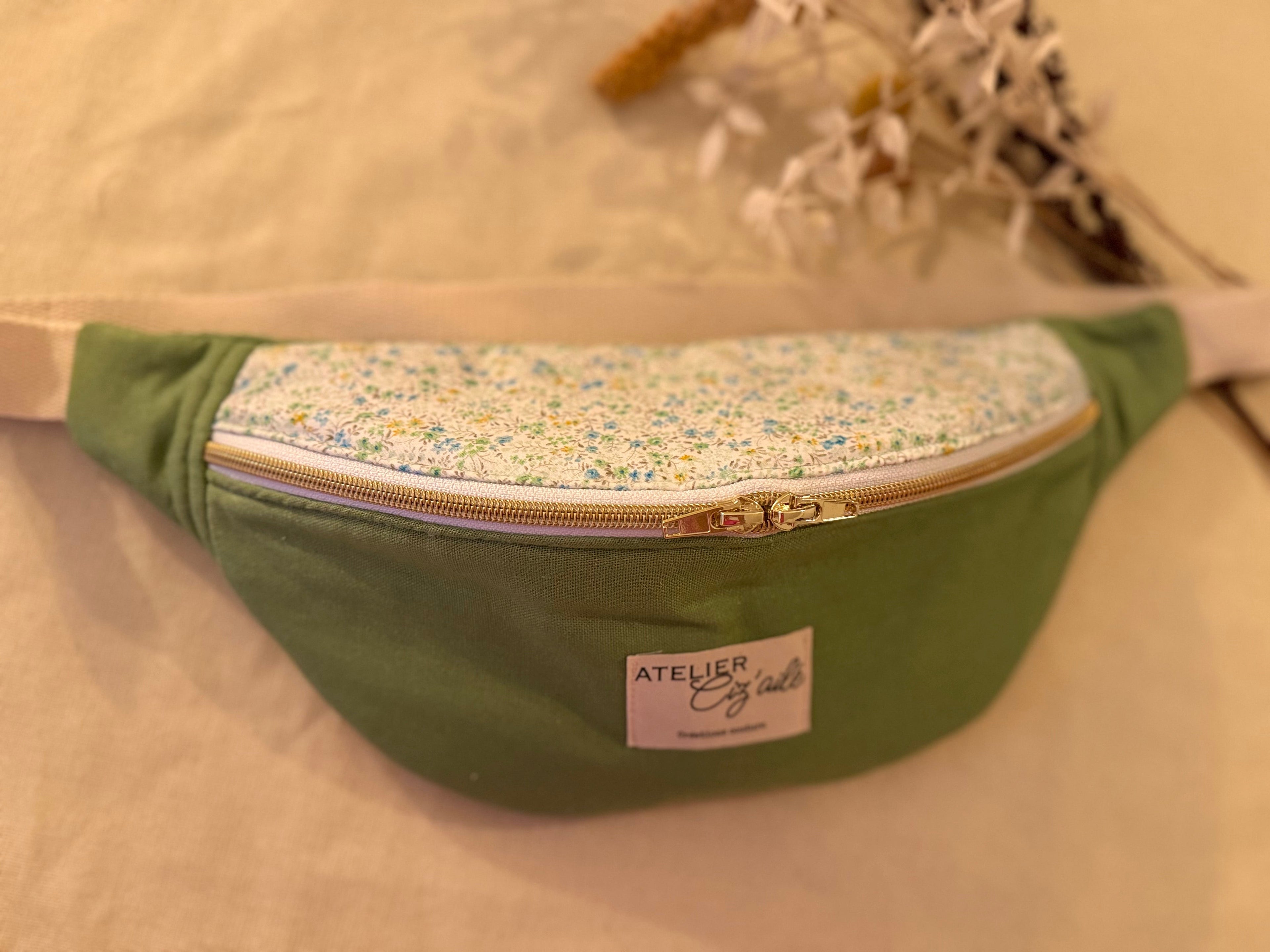 Sac banane en lin vert